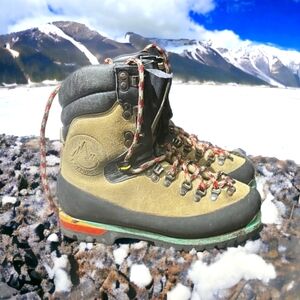 La Sportiva Nepal Extreme Mountaineering Boots size 40 EU, 8.5 womens